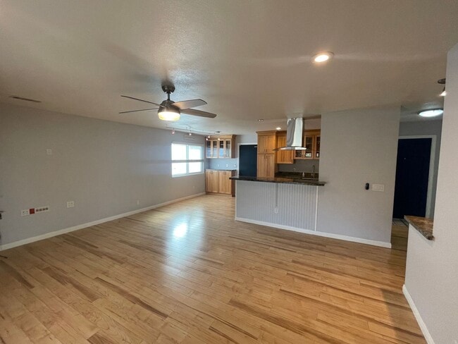 Building Photo - Lovely 3 Bedroom Home With Solar Energy in Poway!