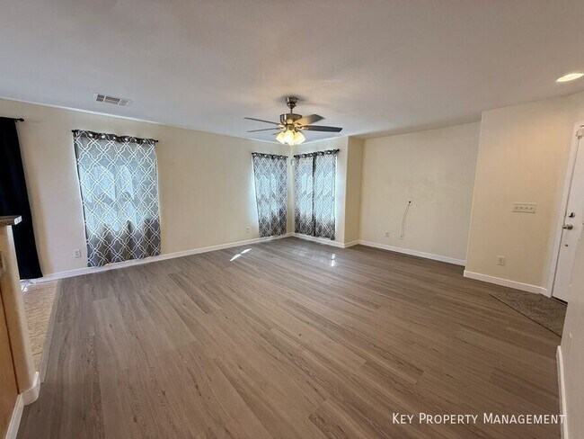 Foto del edificio - 1072 Valetta Flat Ave