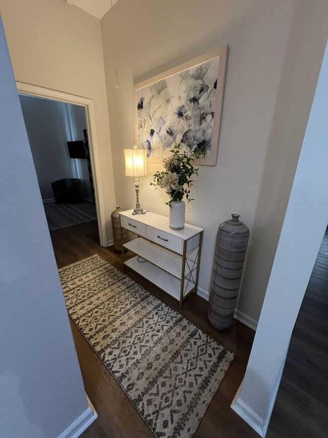 Foto del edificio - Totally Renovated Arts and Crafts Bungalow...