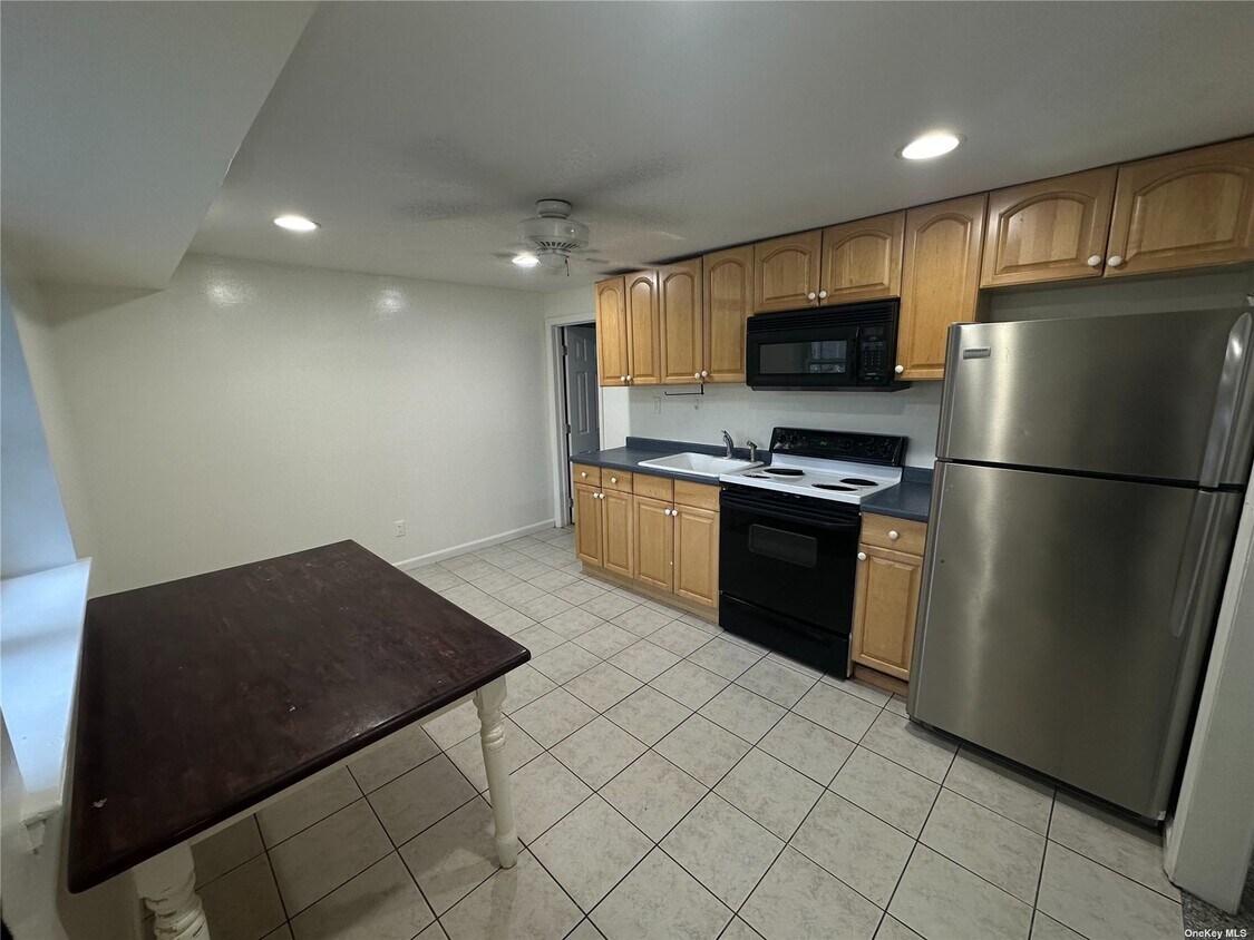 19 Rock Rd, Islip Terrace, NY 11752 House Rental in Islip Terrace, NY