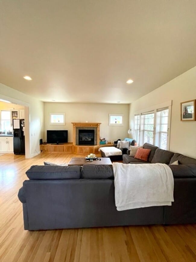 Foto del edificio - 1690 N W Lepage Pl