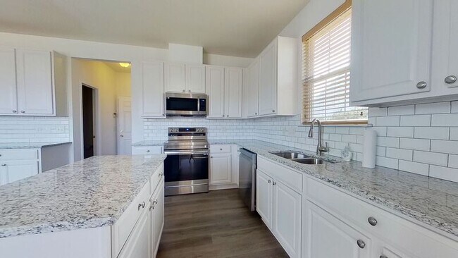 Building Photo - 1530 Big Leaf Dr