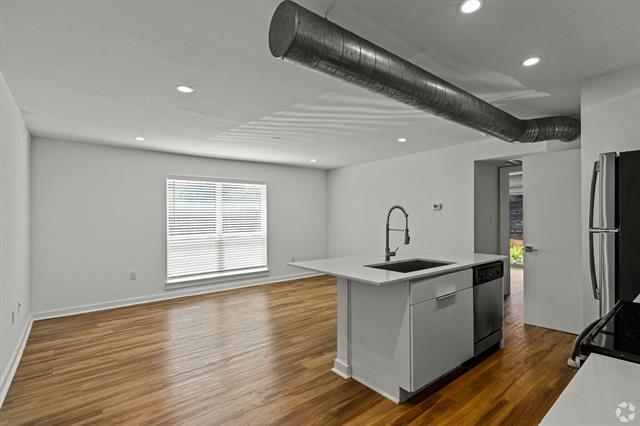 Building Photo - 4505 Cedar Springs Rd