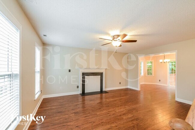 Foto del edificio - 270 Coghill Dr