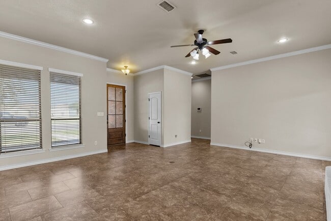 Foto del edificio - 5009 Woodhollow Dr