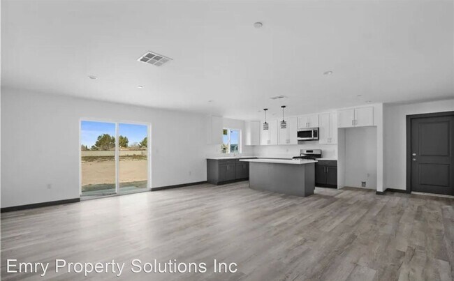 Building Photo - 4 br, 2 bath House - 10559 E Ave R 12 Litt...