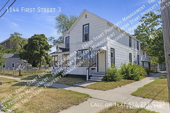 Building Photo - 1144 First St