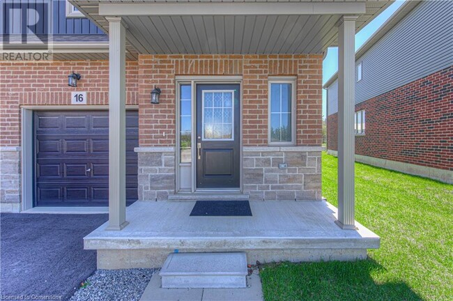 Building Photo - 16 Zoe Ln
