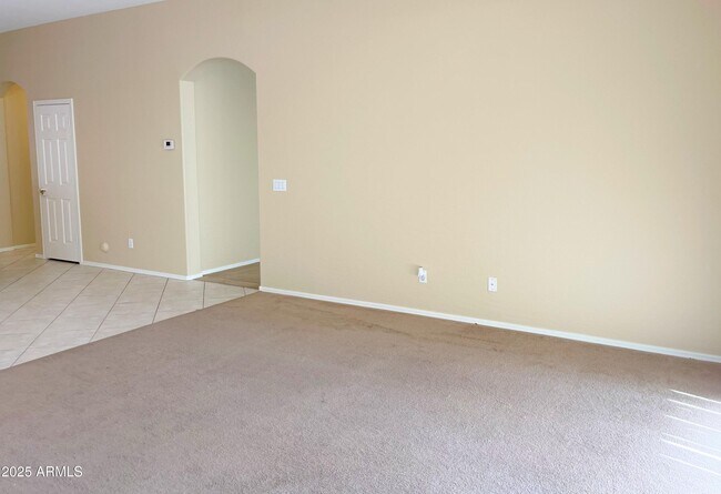 Foto del edificio - 541 N Scott Dr