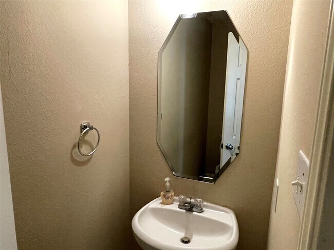 Foto del edificio - 29618 Evergreen Hills Dr