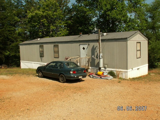  - 146-162 Pinecrest Cir
