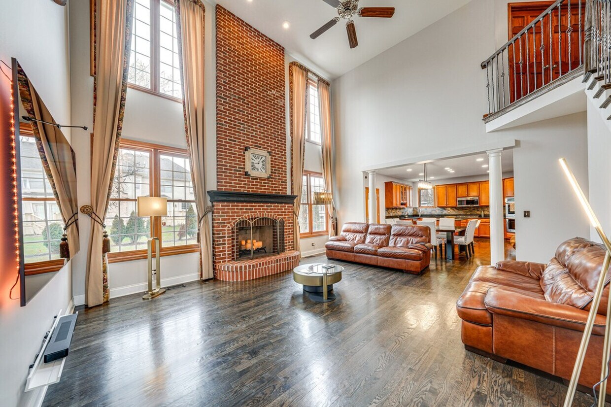 Foto principal - 3423 Goldfinch Dr