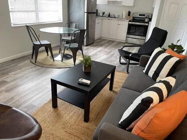 Foto del edificio - 2635 SW 24th Ave