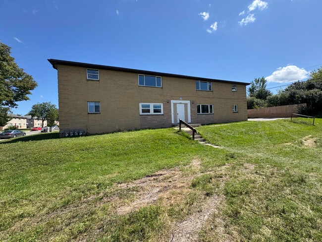 Building Photo - 8139 W Bender Ave