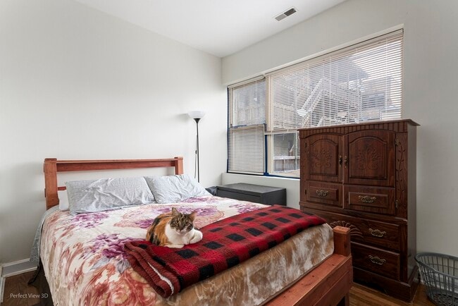 Building Photo - 4853 N Harding Ave