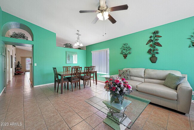 Foto del edificio - 4428 W Golden Ln