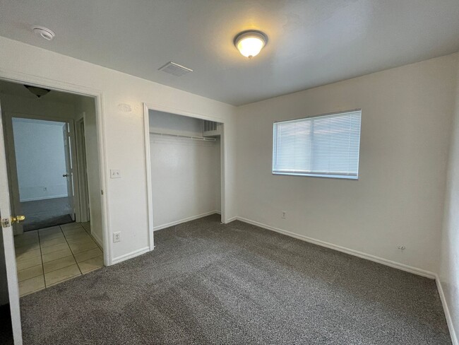 Foto del edificio - Now Available in Lehigh-3 Bedroom 2 Bath D...