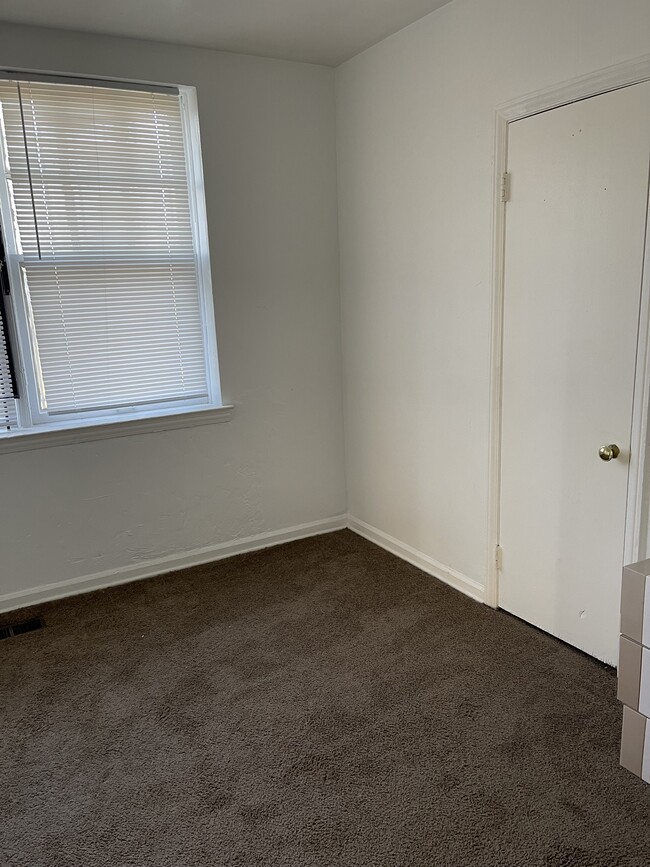 Bedroom 2 - 5300 Mitchell St