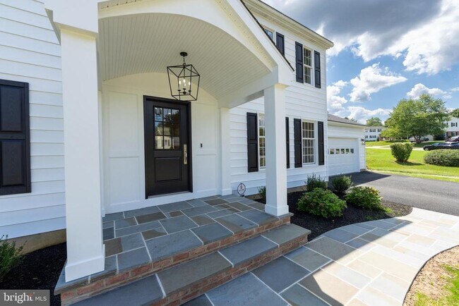 Building Photo - 1213 Clearfield Cir