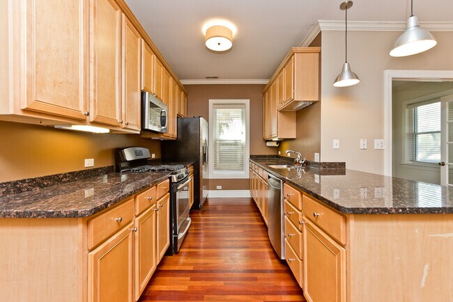 Foto del edificio - Gorgeous DUPLEX with natural light - avail...