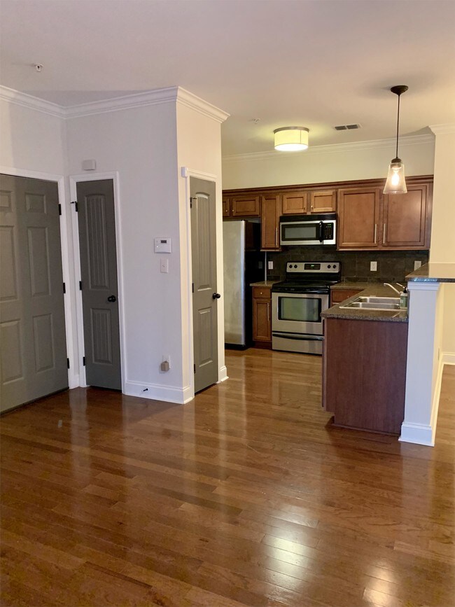 Building Photo - 1103 Riverhaven Pl