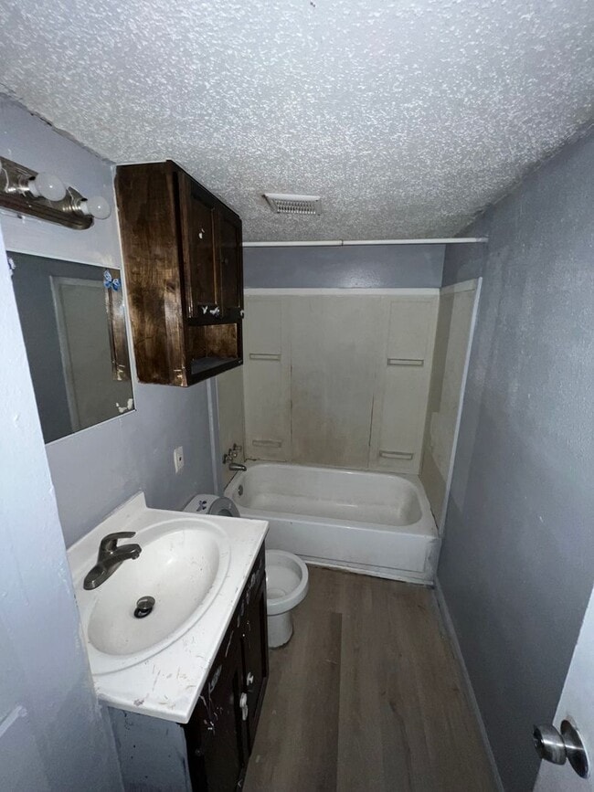 Foto del edificio - 2109 Ragsdale Ave