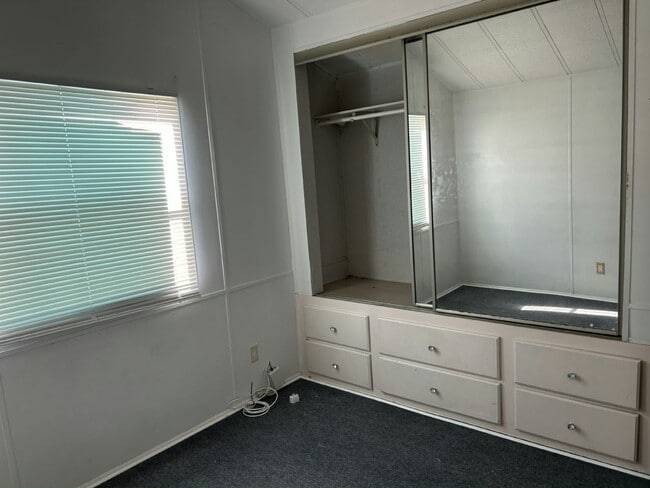 Building Photo - 6105 Land O' Lakes Blvd