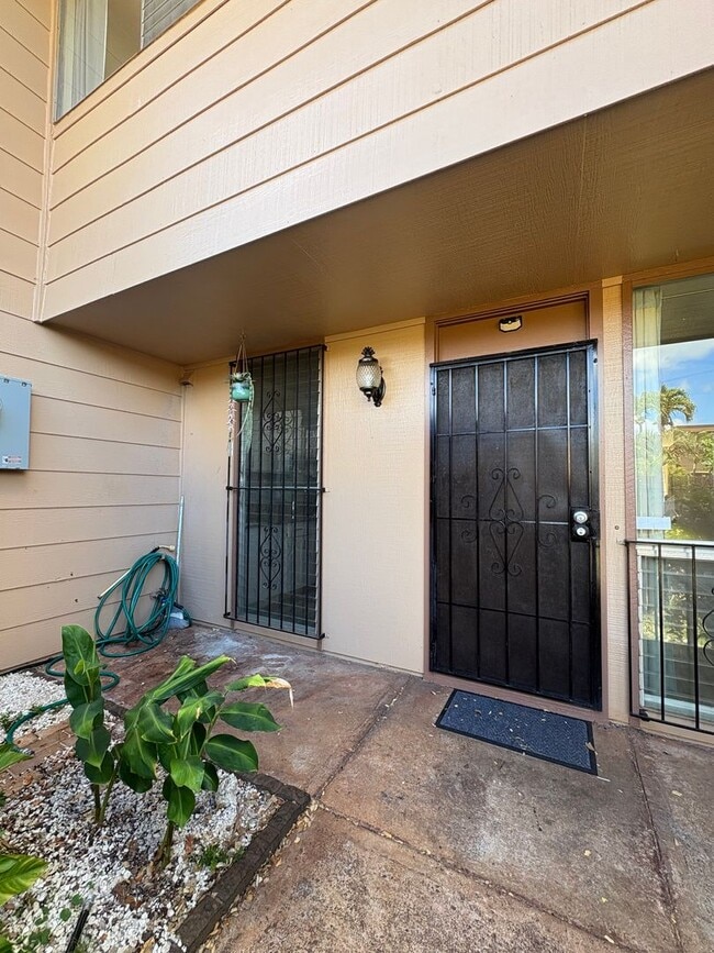 Foto del edificio - Partly Furnished 3-Bedroom, 2.5 Bath Townhouse at Kaholo Hale.  Pets Okay!