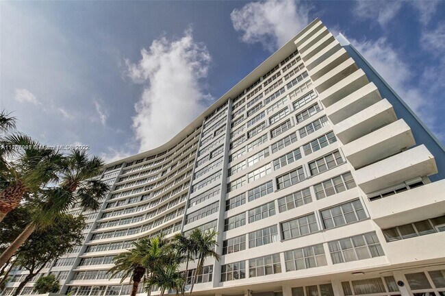 Foto del edificio - 7441 Wayne Ave