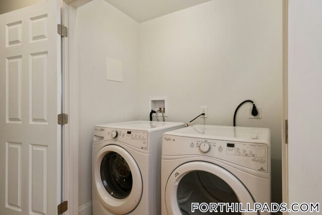 Foto del edificio - 128 Roxbury St