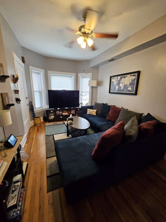 Foto del edificio - 1338 W Farwell Ave
