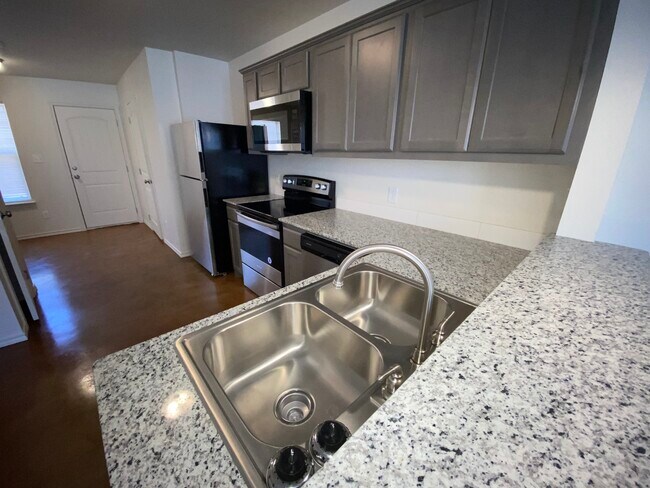 Foto del edificio - 580 S Lillian Ave