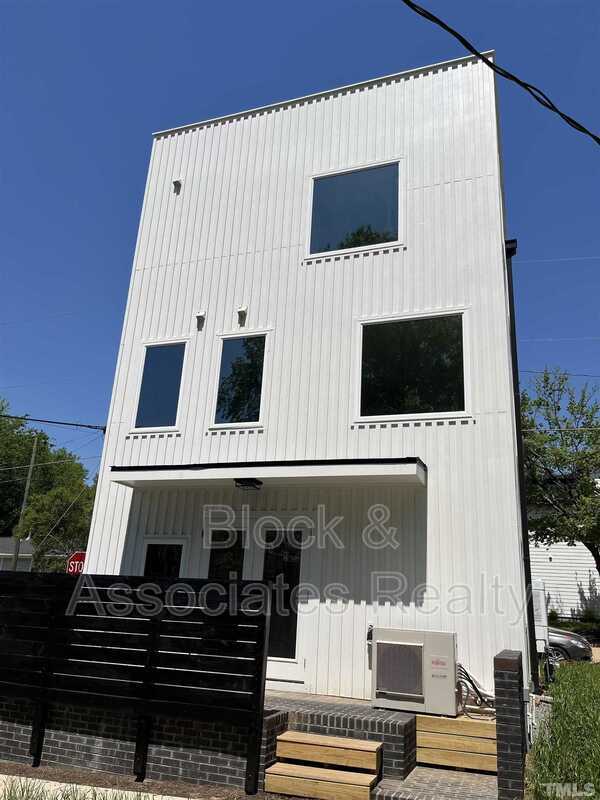 Building Photo - 400 Bragg St