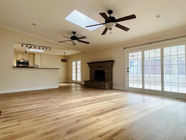 Foto del edificio - 14312 Tanglewood Dr