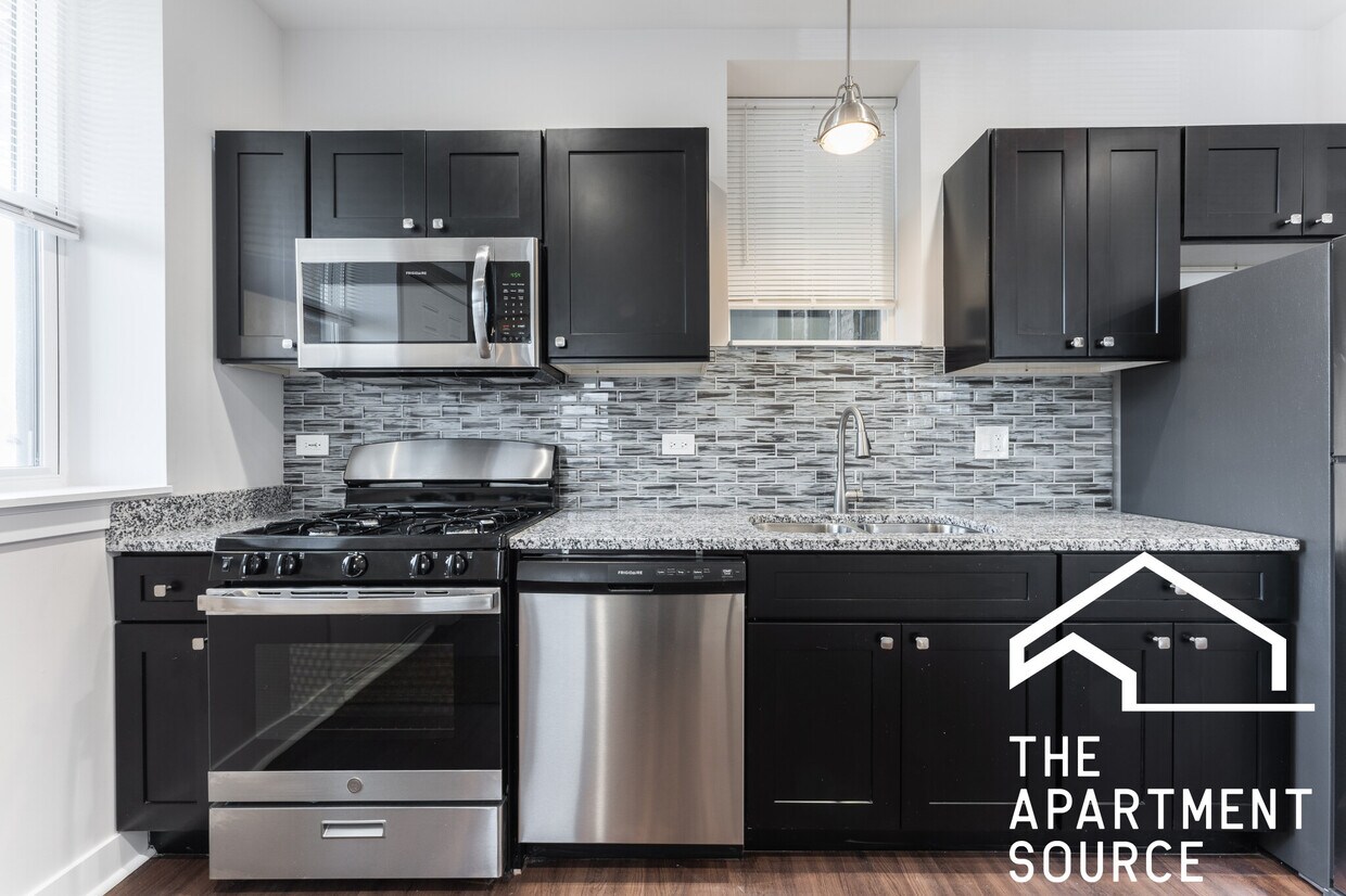Foto principal - 4352 N Troy St
