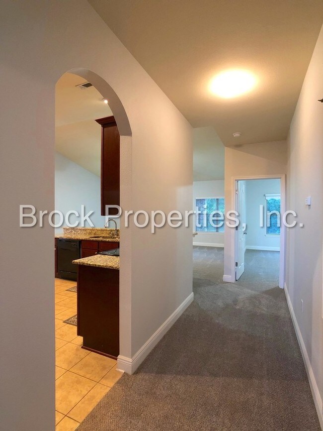 Building Photo - 5608 Heatherton Rd