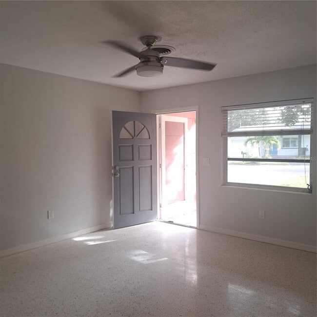 Foto del edificio - 2715 45th St S
