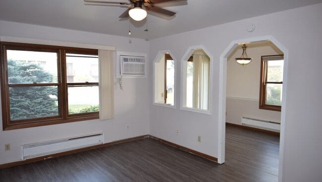 Building Photo - 1237 Sunfield St