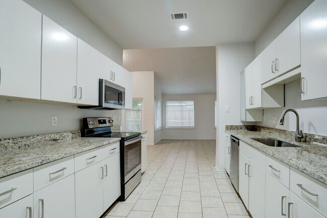 Foto del edificio - 11103 Almond Grove
