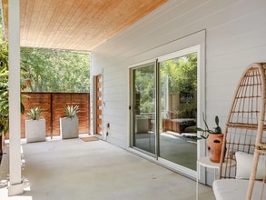 Building Photo - 2211 Canterbury St