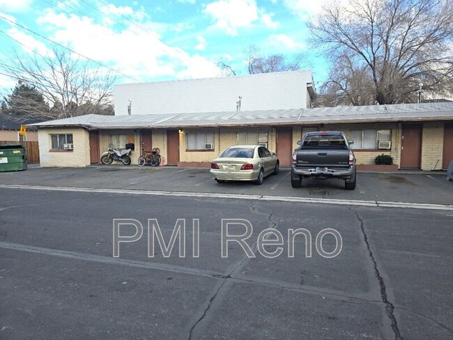 Foto del edificio - 140 E Victorian Ave