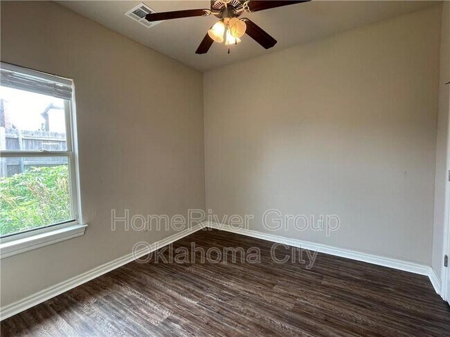 Foto del edificio - 924 SW 92nd St