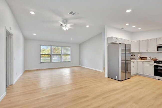 Foto del edificio - 9312 Pinion Dr