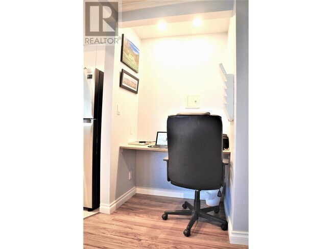 Photo du bâtiment - 8111 Anderson Rd