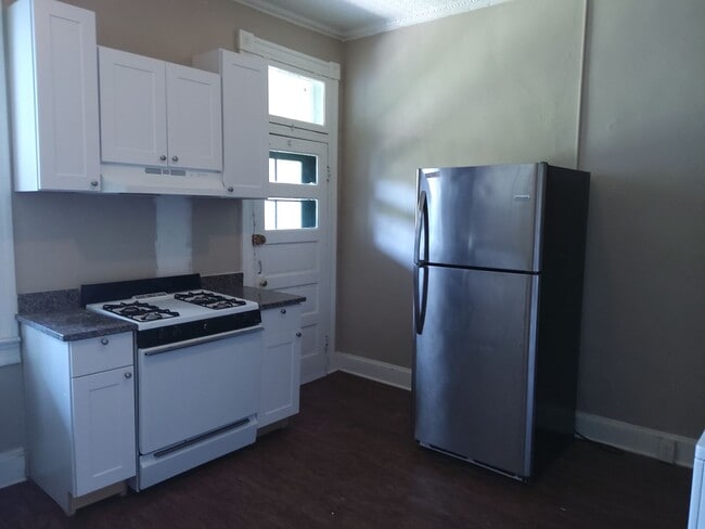 Photo - 6BR / 3BA Charles Village Town home!