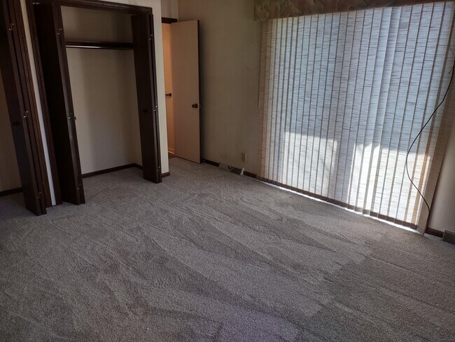 Foto del edificio - 8166 Adams St