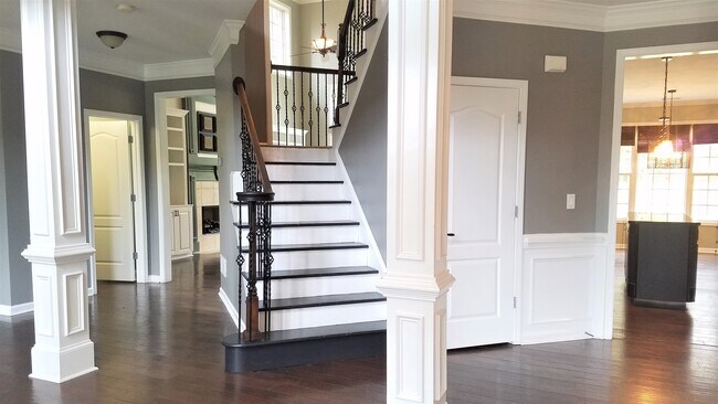 Building Photo - Luxury Living! 4 Sided Brick! Move in Ready!