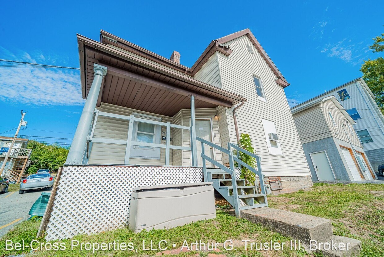Primary Photo - 3 br, 1.5 bath House - 709 Naomi St