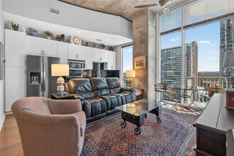 Building Photo - 360 Nueces St