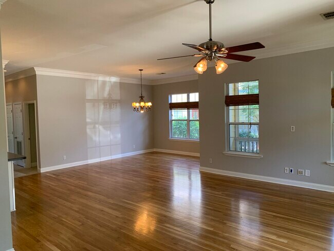 Foto del edificio - 4565 Woodwind Dr